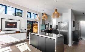 Taonga With Sea Views By Waiheke Unlimited